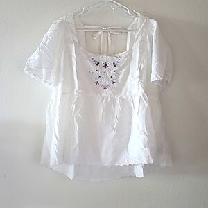 Old Navy White embroidered baby doll top tie back women's size extra large.